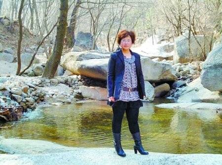 何明霞（女编辑）