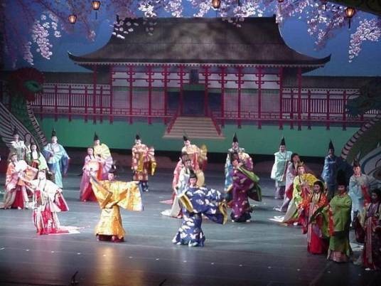 宝冢歌剧团