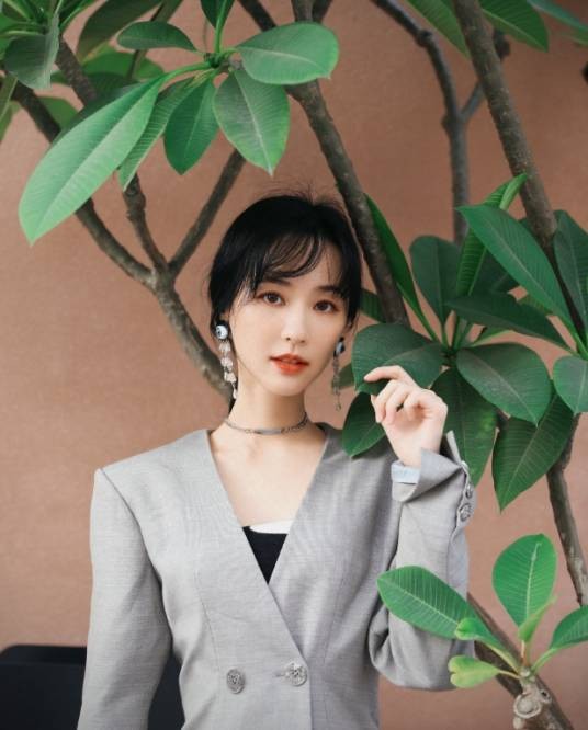 吴佳尼