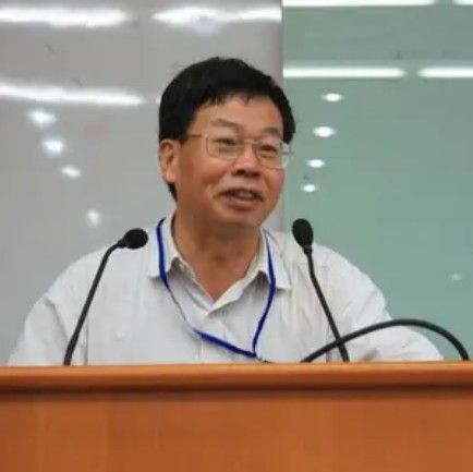 刘玉鑫（国家杰出青年基金获得者，北京大学物理学院教学指导委员会主任、普通物理教学中心主任）