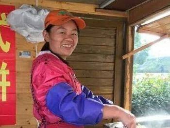 万招丽