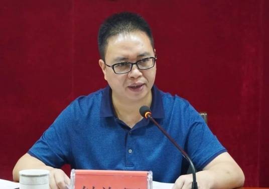 钟海军（江门市教育局原党组成员、副局长）