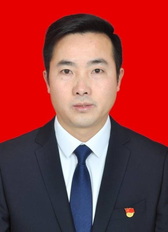 李勇(云南省昭通市镇雄县委常委、县政府常务副县长)