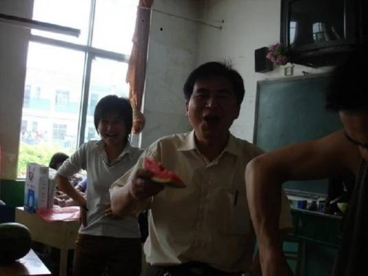 刘文艺(山东省菏泽一中物理教研室原组长)