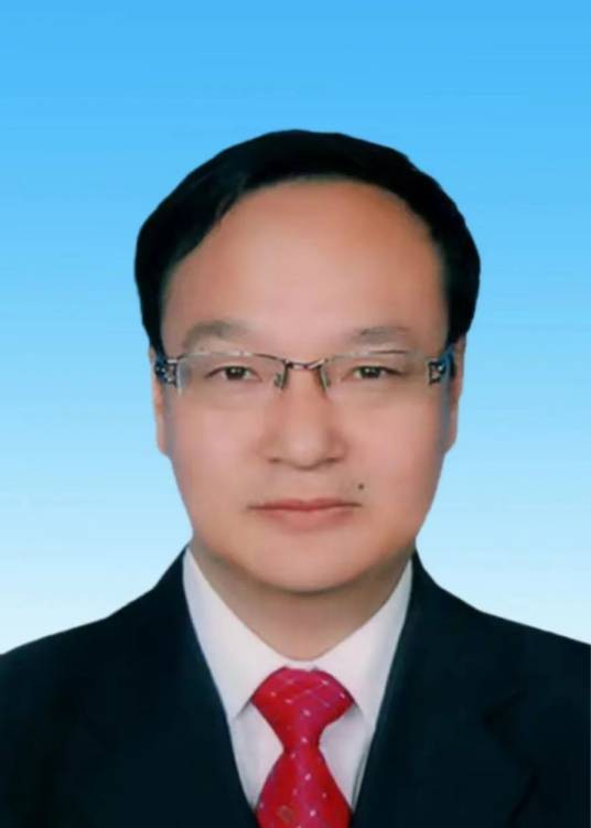 赵海忠(内蒙古艺术学院党委副书记、院长,教授,内蒙古评论家协会第五届主席团主席)