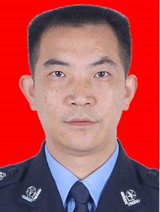 王正祥（四川省眉山市人民政府副秘书长）