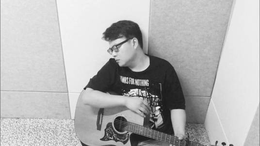 装（何东滢创作演唱歌曲）
