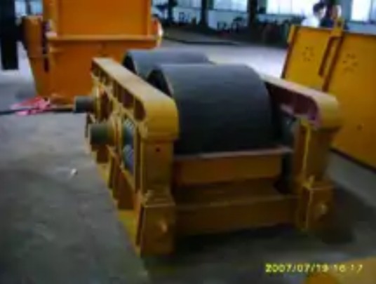 对辊式破碎机设备