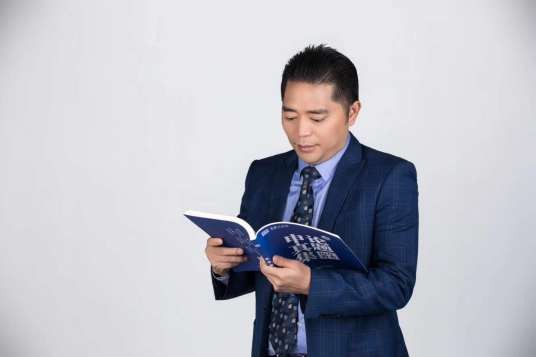 田亚东（公考培训界人士）