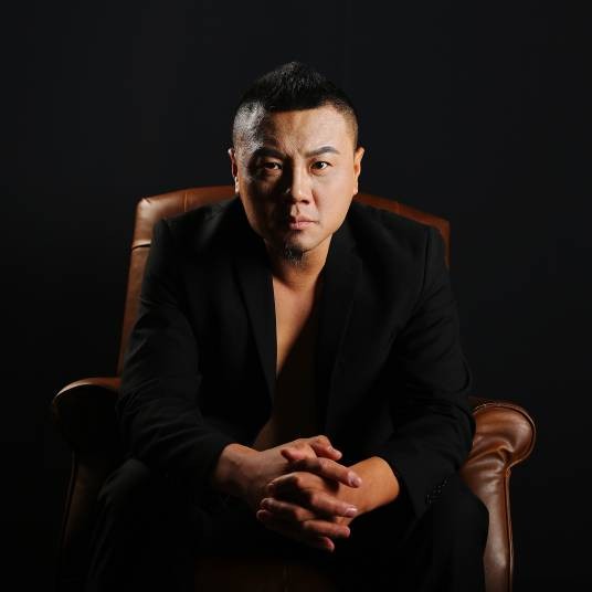 王歌伦