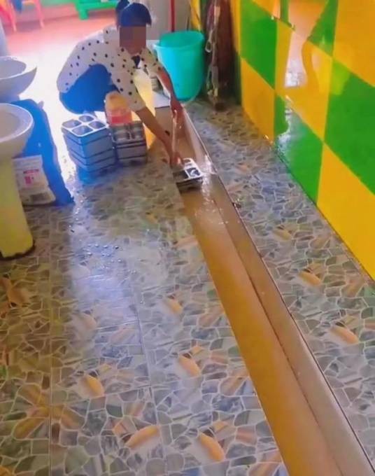 6·7九江幼儿园小便池洗餐具事件