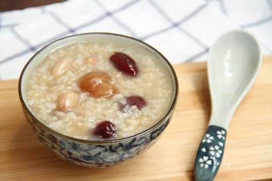 桂圆莲子粥