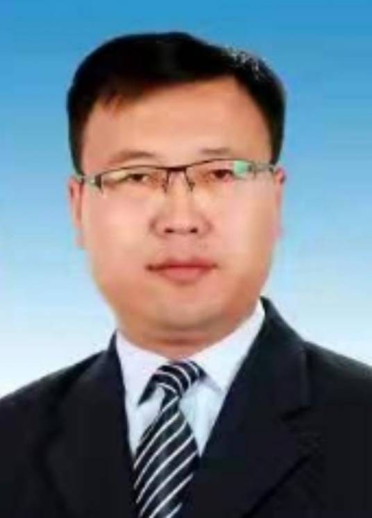 庄峰（山东省临沂市郯城县李庄镇党委副书记、政府镇长）