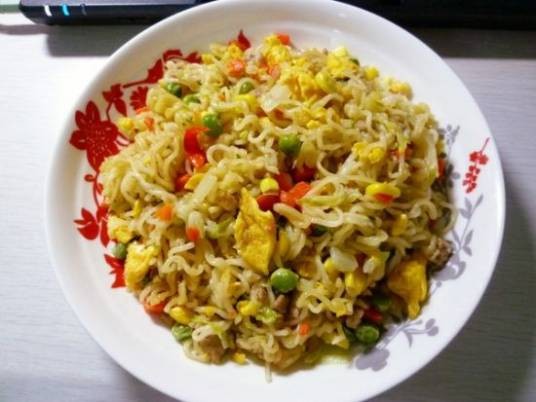 炒泡面