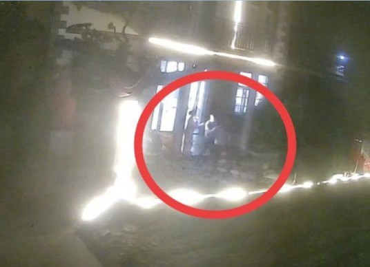 6·11淮滨水泥井盖占道冲突事件