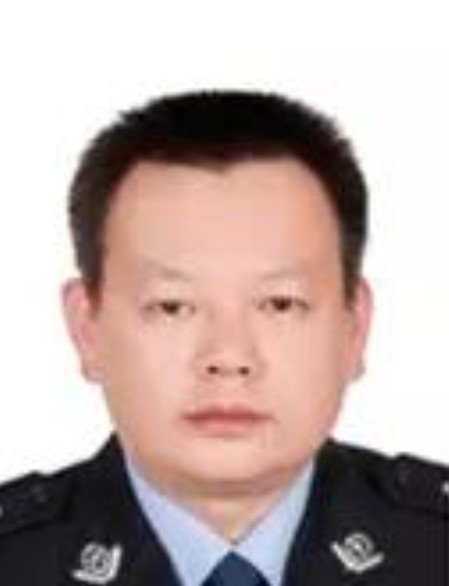 钟铮（江西省瑞金市人民政府原副市长）
