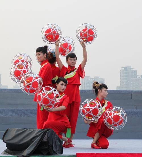 滚灯(传统民俗舞蹈)