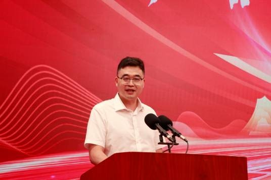 冯鑫(中农振兴农业有限公司董事长)