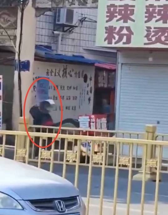 8·17枣阳男子持刀砍人事件