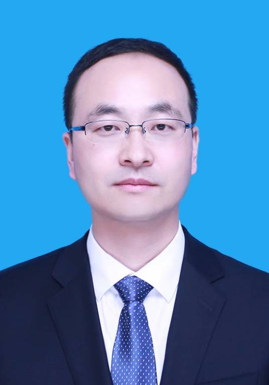 李海龙（甘肃省陇南市两当县委副书记、县长）