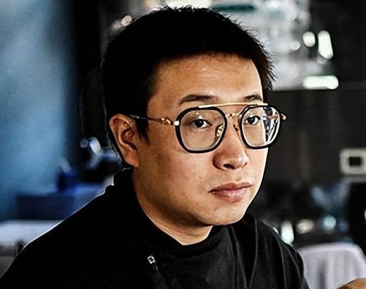 徐伟（为救子自学制药的罕见病患者父亲）