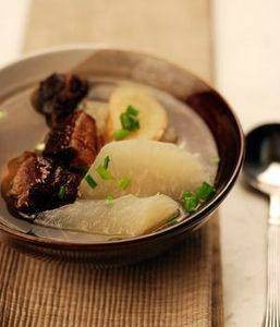 腊肉炖萝卜