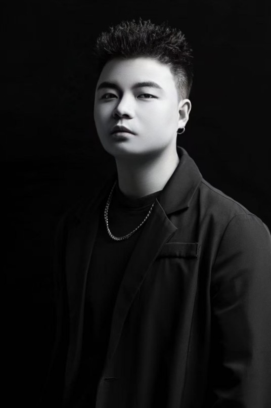 张小七（明星造型师）