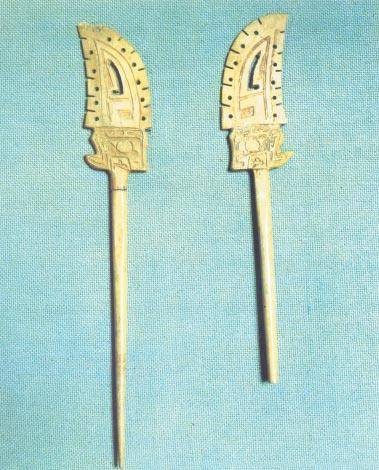 笄（古代女子用以装饰发耳的一种簪子）