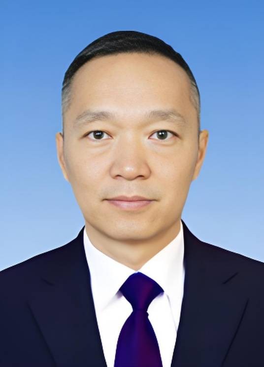 逯军（新疆生产建设兵团第七师副师长，胡杨河市人民政府党组成员、副市长）