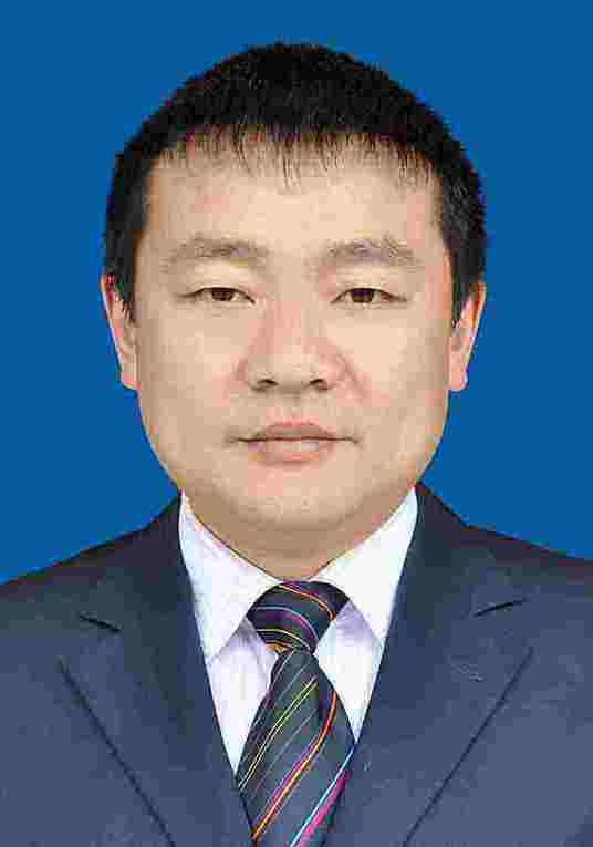 曾庆全（四川省都江堰市青城山镇党委副书记、镇长）