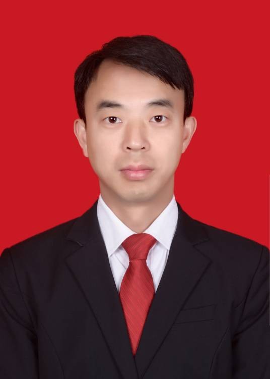 冯小飞（重庆市彭水苗族土家族自治县林业局党组成员、县国有林场场长）