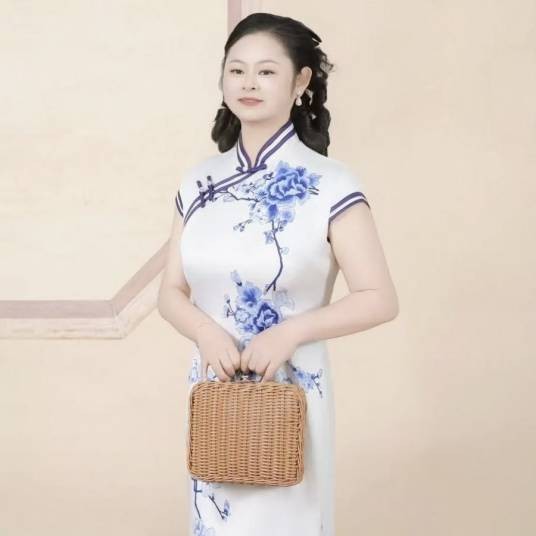 现代旗袍