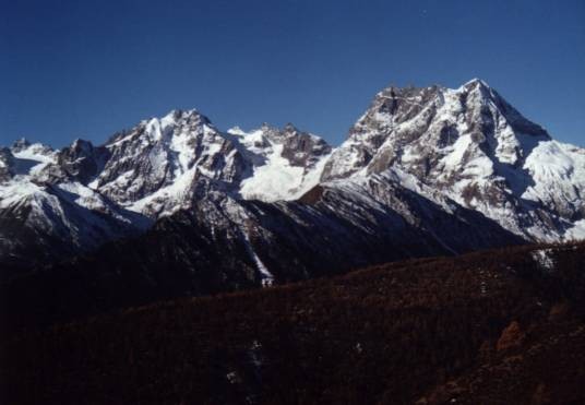 扎拉雀尼峰