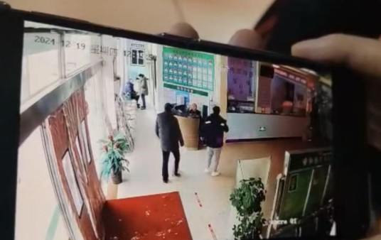 12·19呼和浩特男子就诊时离世事件